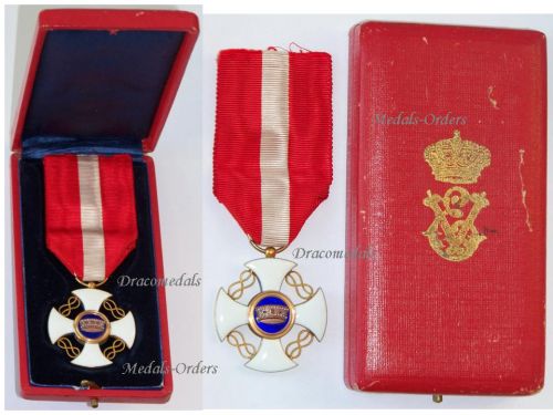 Italy WW1 Order of the Italian Crown Knight's Cross King Vittorio Emanuele III Boxed